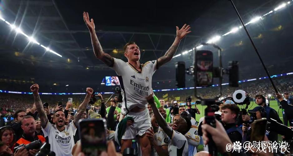 西甲逆转！反超皇马+登上榜首，欧冠冠军爆冷！